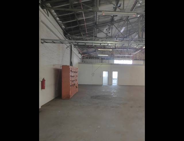560M² WAREHOUSE TO LET IN BELLVILLE SOUTH